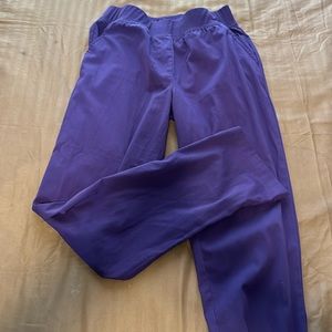 Adar scrub pants purple size small in good condition